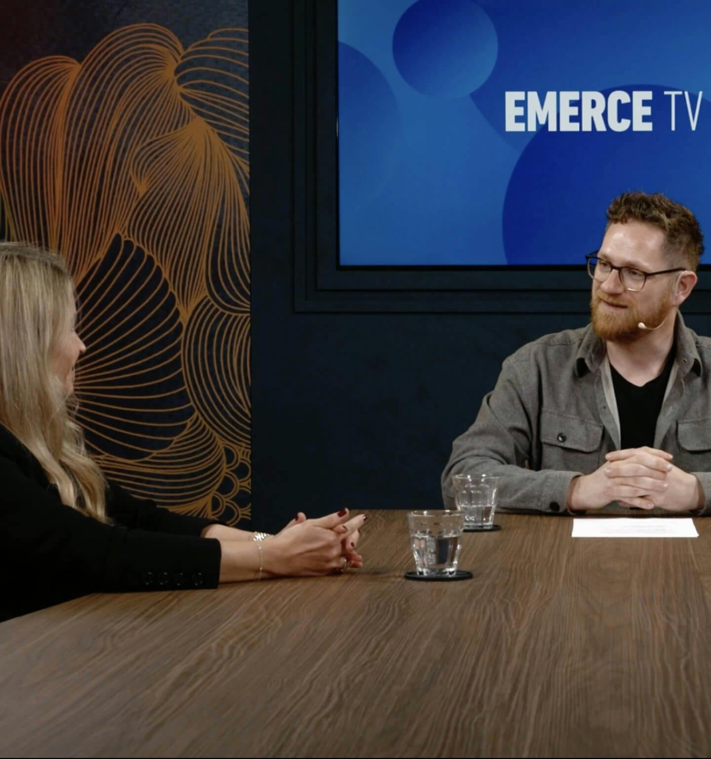 Video: Love Stories en XSARUS